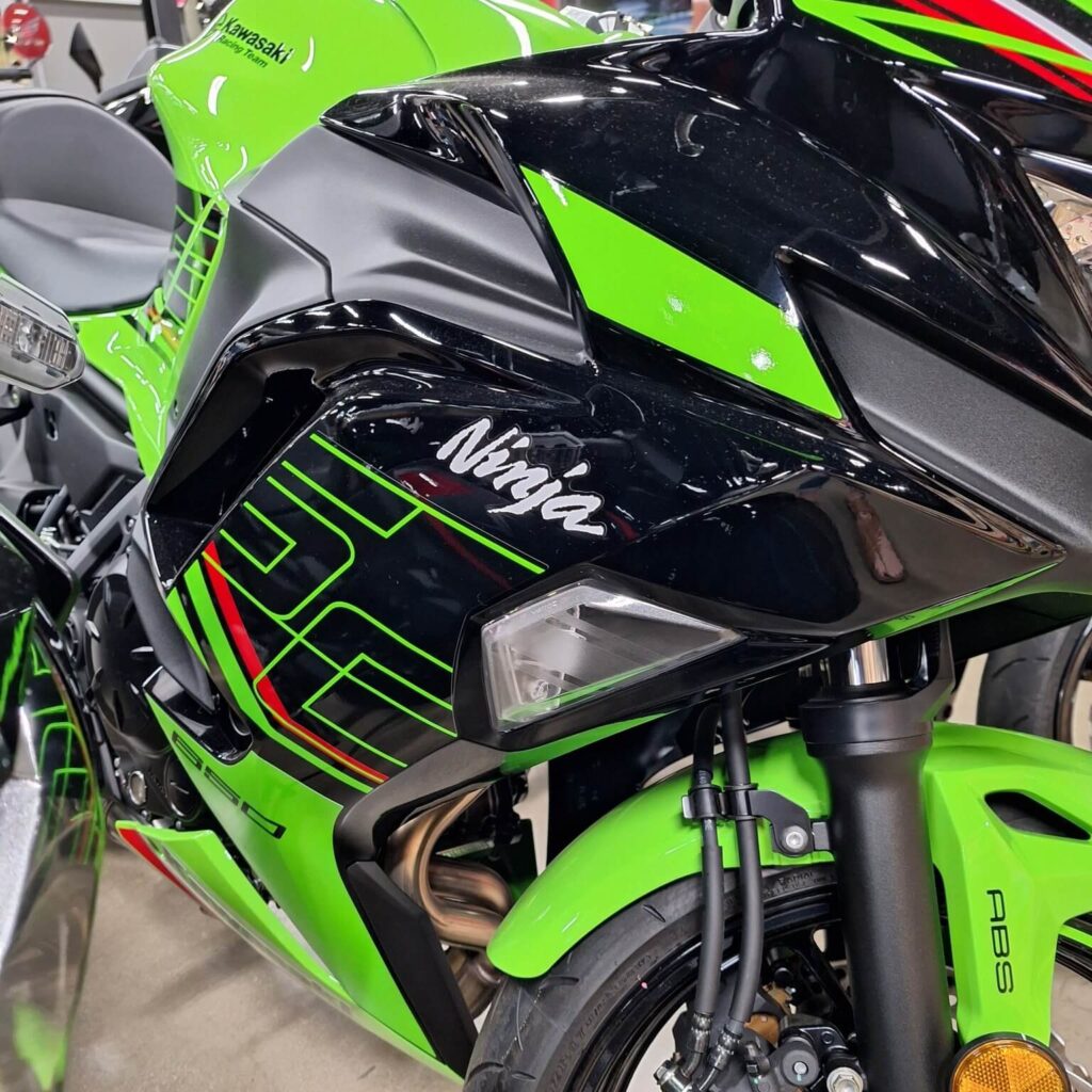 analyzing the 2023 ninja 650 14 mile and acceleration
