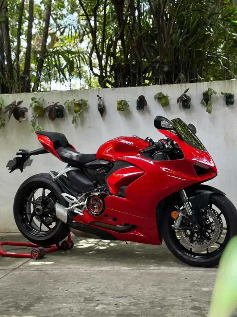 highlights of ducati's 155 hp superbike