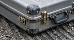 vibration causes luggage loosening